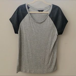Jack By BB Dakota T-shirt with perforated sleeves